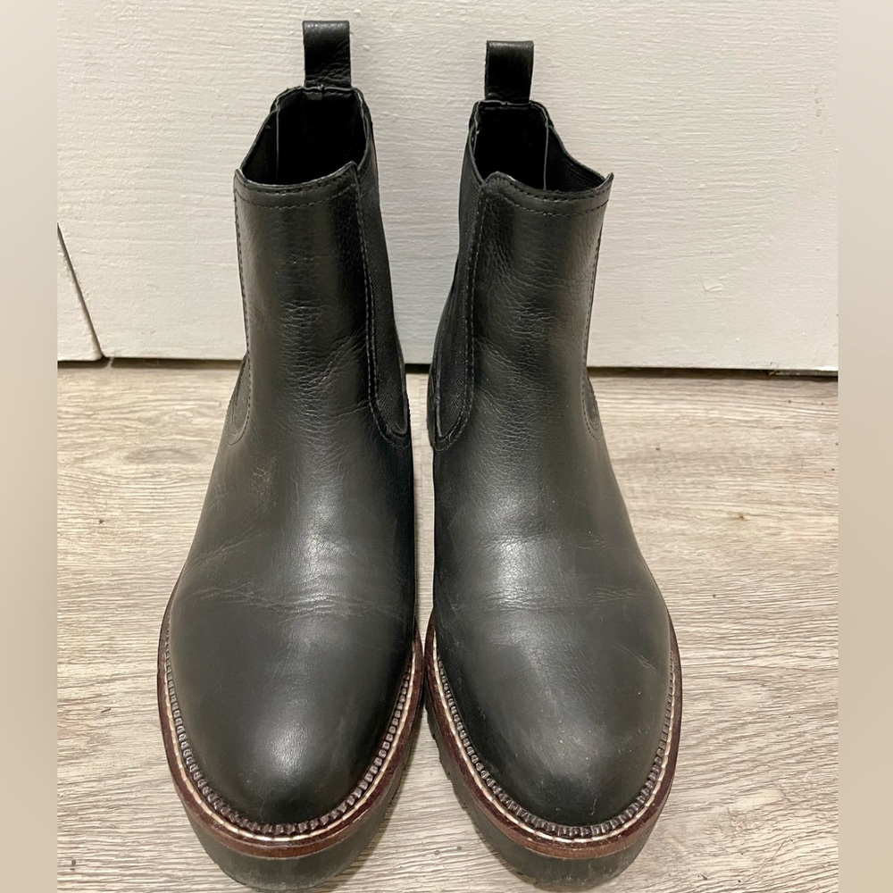 Caslon Miller Water Resistant Chelsea Boot US size 8.5